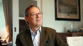 Bernolph von Gemmingen ist Burgherr von Burg Guttenberg in der 16. Generation.