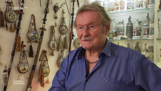 Siegmund Schaich sammelt Bierkrüge