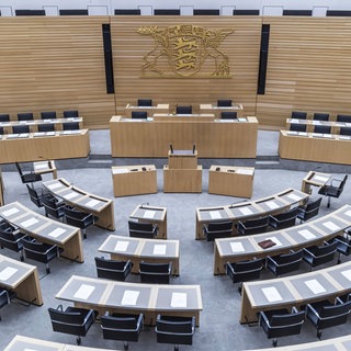 Leerer Plenarsaal des Landtag von Baden-Württemberg
