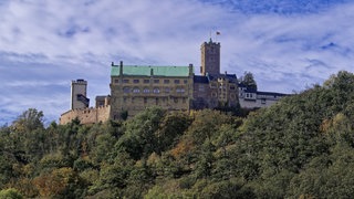 Die Wartburg, eine Burg bei Eisenach, im nordwestlichen Thüringer Wald, wurde 1999 als UNESCO-Welterbe aufgenommen. Eisenach, Thüringen, Deutschland