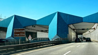Hamburg. Südportal des Neuen Elbtunnels.