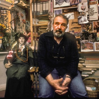 Lothar-Günther Buchheim (1918 - 2007 ) Maler, Fotograf, Sammler und Gründer des Buchheim-Museums in Bernried am Starnberger See. In seinem Haus in Feldafing 1982.