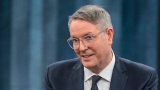 Ministerpräsident Alexander Schweitzer (SPD): "Eine starke und stabile Regierung ist das, was sie jetzt auch brauchen!"
