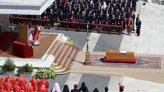 So erlebte der Priesterseminarist Johannes Gold die Beisetzung von Papst Franziskus