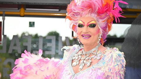 Am 11. Juni 1994 wurde §175 abgeschafft. 