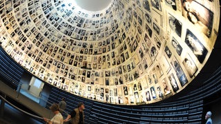Yad Vashem ist die nationale Gedenkstätte in Israel zur Erinnerung an die Verfolgung und Ermordung von sechs Millionen Juden während des Holocausts