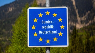 Grenzübergang an der Tiroler Straße zwischen Bayrischzell ( Deutschland ) und Kufstein ( Österreich )