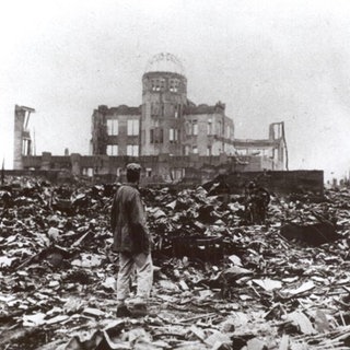 Zerstörung in Hiroshima nach dem Abwurf der Atombombe.