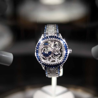 Visitors take a tour during the Watches & Wonders exhibition, which brings eleven prestigious watch brands. Luxury Watch of Piaget.