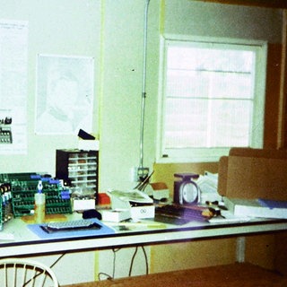 In der Garage der Eltern von Steve Jobs in Mountain View, baute Steve Wozniak den ersten Apple Computer