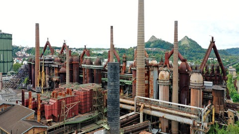 Luftbild der Völklinger Hütte als schwerindustrieller Ort