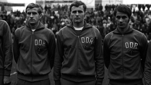 Nationalhymne DDR v.li.: Hans Jürgen Kreische, Frank Ganzera, Harald Irmscher