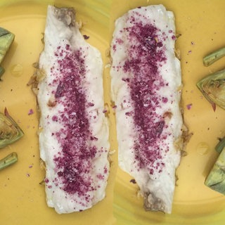Fisch (Meeräsche) mit pinkem Salz