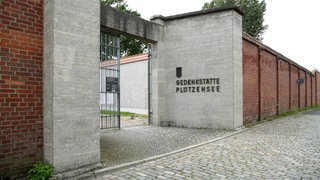 Eingang zur Gedenkstätte Plötzensee. 