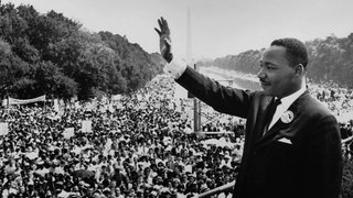 Martin Luther King Jr. vor Menschenmenge am Lincoln Memorial
