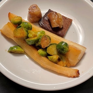 Knochenmark mit Gemüse