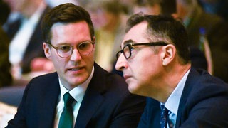 Die Spitzenpolitiker für die Landtagswahl in Baden-Württemberg 2026, Manuel Hagel (l, CDU) und Cem Özdemir (r, Bündnis 90  Die Grünen)