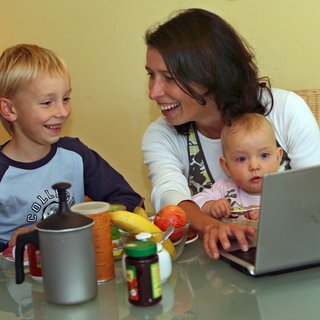 Volle Erwerbstätigkeit und Kinder sind aktuell für Frauen schwierig umzusetzen