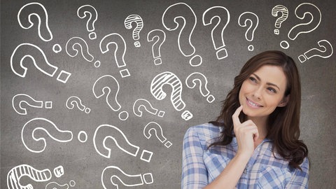 Frau denkt nach. Symbolfoto.