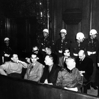 Die Angeklagten während des Nürnberger Prozesses gegen die Hauptkriegsverbrecher des Internationalen Militärgerichtshofes.