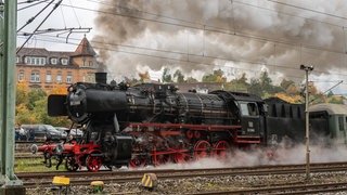 Die Dampflokomotive 50 2988 fährt im Rahmen der Rottweiler Dampftage.