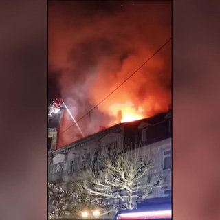 Wiederaufbau nach Brand: Zwischen Asche und Kunst