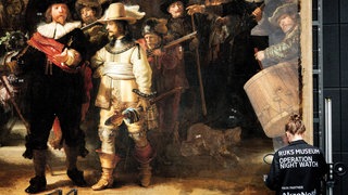 Die Nachtwache von Rembrandt wird im Museum untersucht