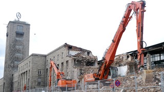 Abrissbagger auf der Baustelle Stuttgart 21