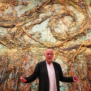 Anselm Kiefer vor einem seiner neusten Werke