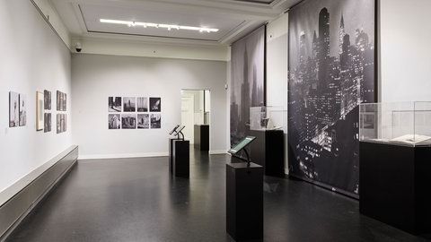 Ausstellungsansicht: Berlin, Paris und anderswo. Mario von Bucovich Fotografien 1925 – 1947