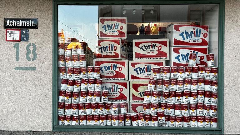 Ausstellung „Never Mind The Gallery – Here is the Silky Späti“