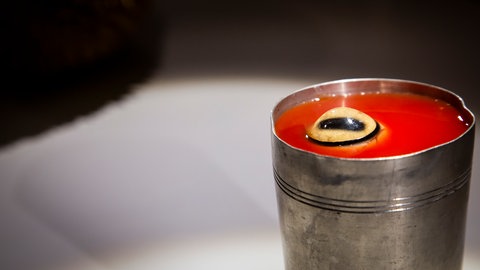 Schafsauge in Tomatensaft.