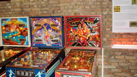 Flipperautomaten im Deutschen Flippermuseum „Extraball“ in Neuwied.