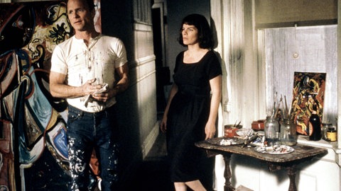 Die Schauspieler Ed Harris und Marcia Gay Harden spielen das Künstlerpaar Pollock und Krasner in dem 2000 erschienen Biographie von Jackson Pollock.