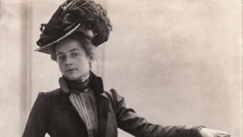 Die Stuttgarter Malerin Mathilde Vollmoeller-Purrmann posiert. 