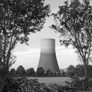 Michael Bertram fotografiert in Langzeitprojekt Kühlturm des Atomkraftwerks Mühlheim-Kärching