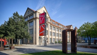 Blick auf die Städtische Galerie Karlsruhe im Hallenbau