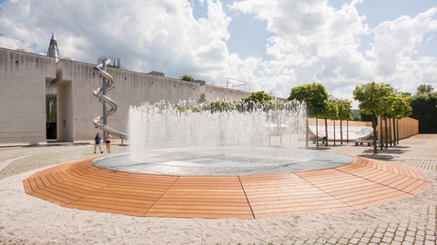 Jeppe Hein, Circular Appearing Rooms, 2018, Courtesy the Artist.