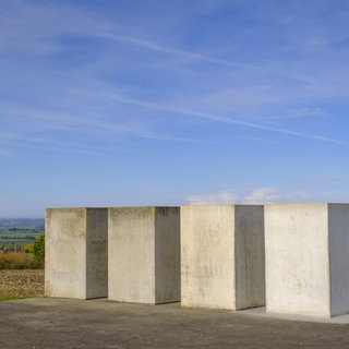 Wemdinger Zeitpyramide, Ries am Kraterrand, Wemding, Nördlinger Ries, Schwaben, Bayern, Deutschland, Europa. Archivfoto.