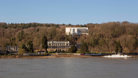 Das Arp Museum Bahnhof Rolandseck im Remagener Ortsteil Rolandseck