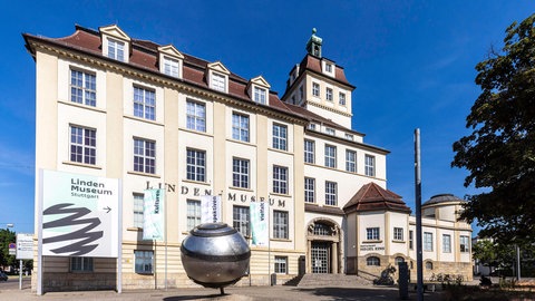 Das Linden-Museum am Hegelplatz in Stuttgart
