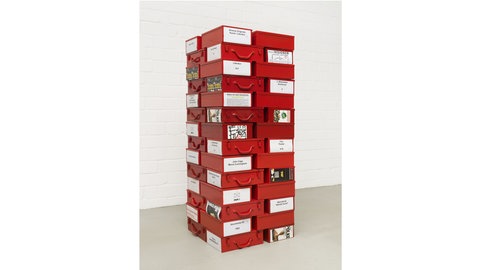 Klaus Staeck, Archivboxen, 2025. 