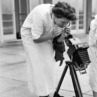Leni Willimann-Thöni, Schülerinnen der Fachklasse für Fotografie, Kunstgewerbeschule Zürich, ca. 1940