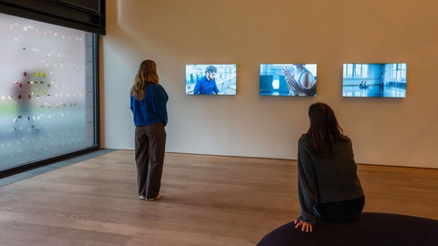 Installationsansicht: Angelica Mesiti, Relay League, 2017