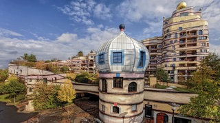 Wohnanlage in Spiralform von Hundertwasser in Darmstadt