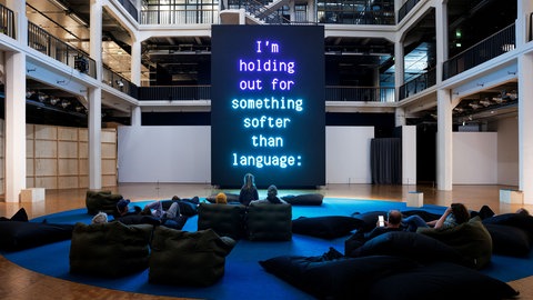 Sasha Stiles: Die Verwandtschaft von Poesie und KI