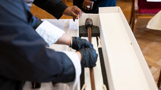 Ein rituelles Objekt wurde während einer Zeremonie zur Rückgabe dreier ritueller Objekte in Südafrika fotografiert.