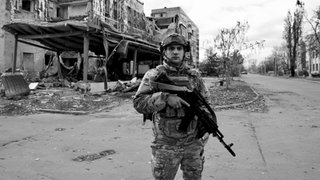 Fotos vom Krieg von Fotograf Till Mayer