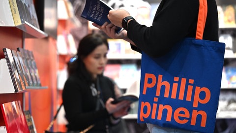 Die Philippinen präsentieren sich mit einem Stand auf der Leipziger Buchmesse im März 2025.