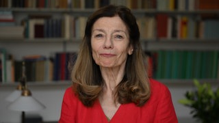 Die Schriftstellerin Ursula Krechel, aufgenommen in ihrer Wohnung in Berlin.